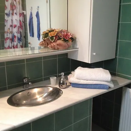 Zukhra Beach Apartment Peraía